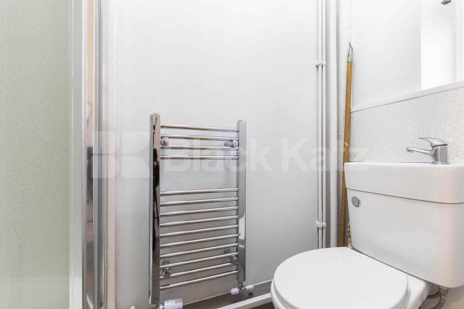 Newly refurbished one bed minutes to Euston, UCL and UCH Phoenix Road, Camden / Euston